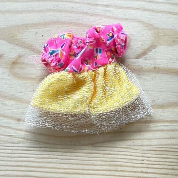Vintage 1997 Kelly Barbie Doll Dress Fashion Avenue Pink Yellow Net Skirt Outfit - Picture 3 of 3